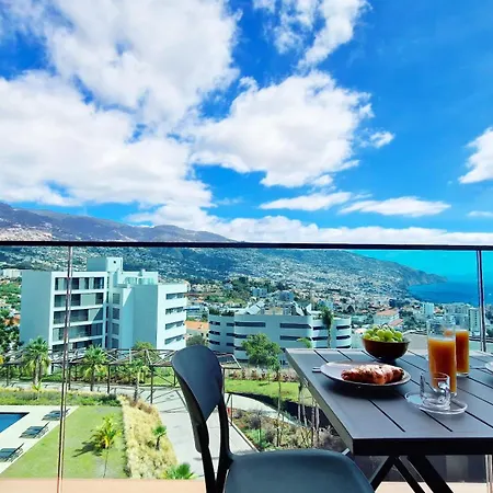 Apartment Lux By Lovelystay