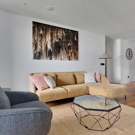 Apartment Lux By Lovelystay *