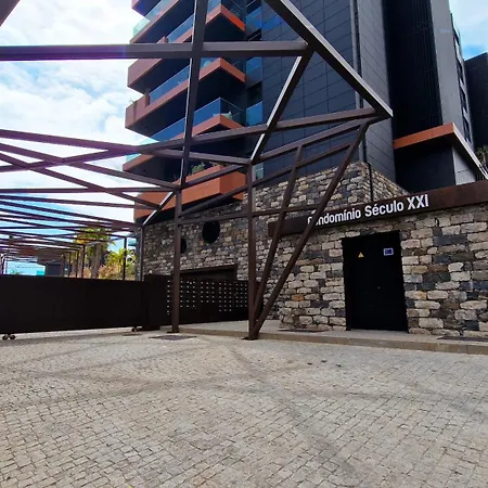 Lux By Lovelystay Apartment *