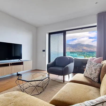 Lux By Lovelystay Apartment *