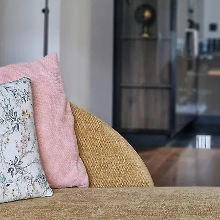 Apartment Lux By Lovelystay